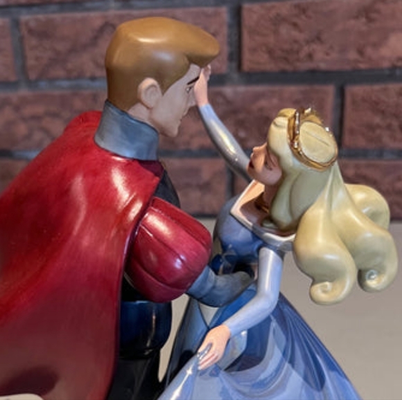 WDCC Sleeping Beauty Princess Aurora Prince Phillip A Dance in the Clouds Decor - Picture 4 of 5